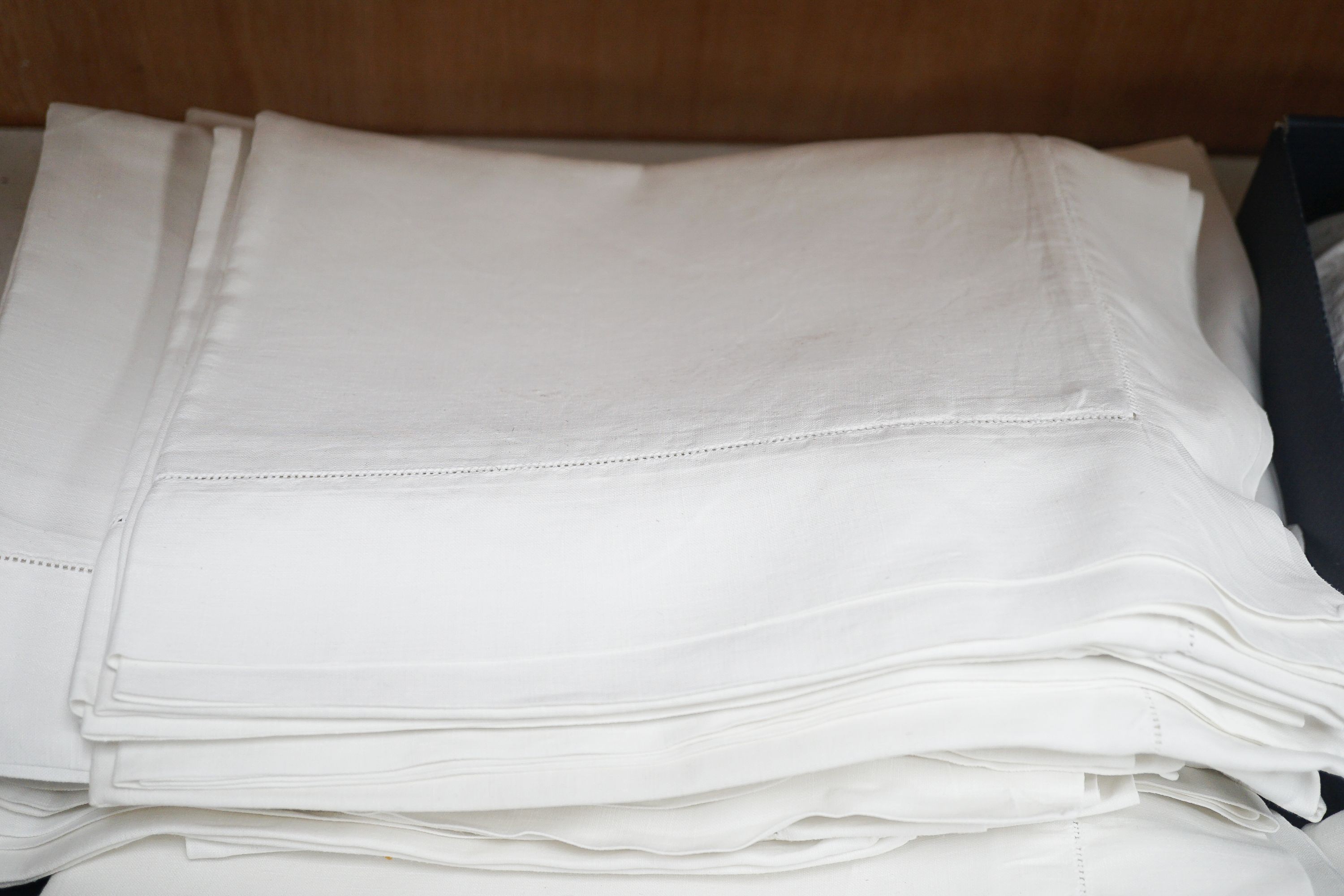 24 linen pillow cases and a bedcover